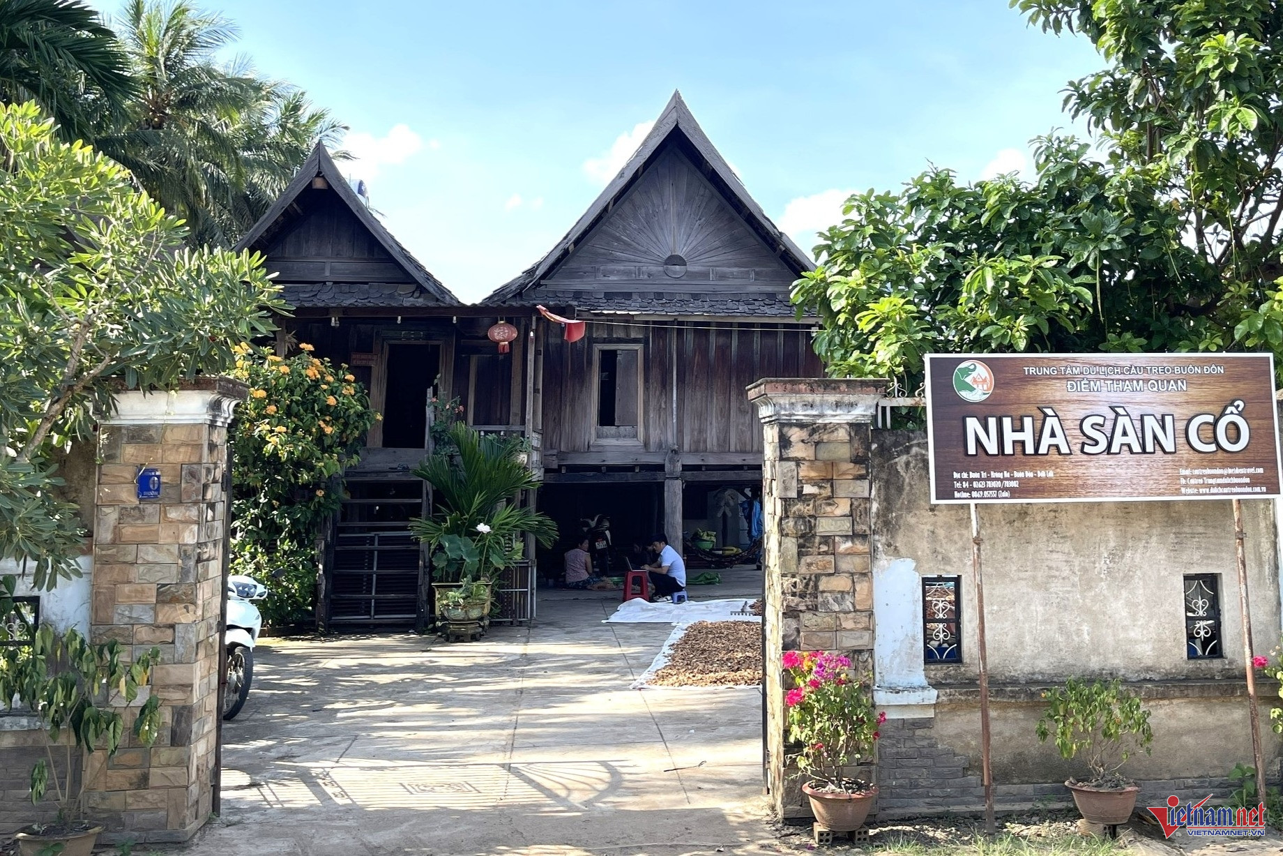 Người huy động 18 con voi dựng nhà sàn cổ 140 năm giữa núi rừng Buôn Đôn