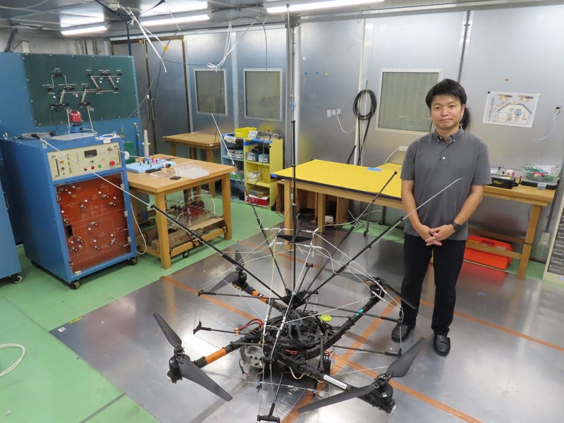 雷キャッチして利用も夢じゃない!?　「空飛ぶ避雷針」実験に成功