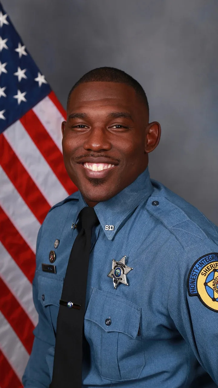 Deptuy Elijah Ming