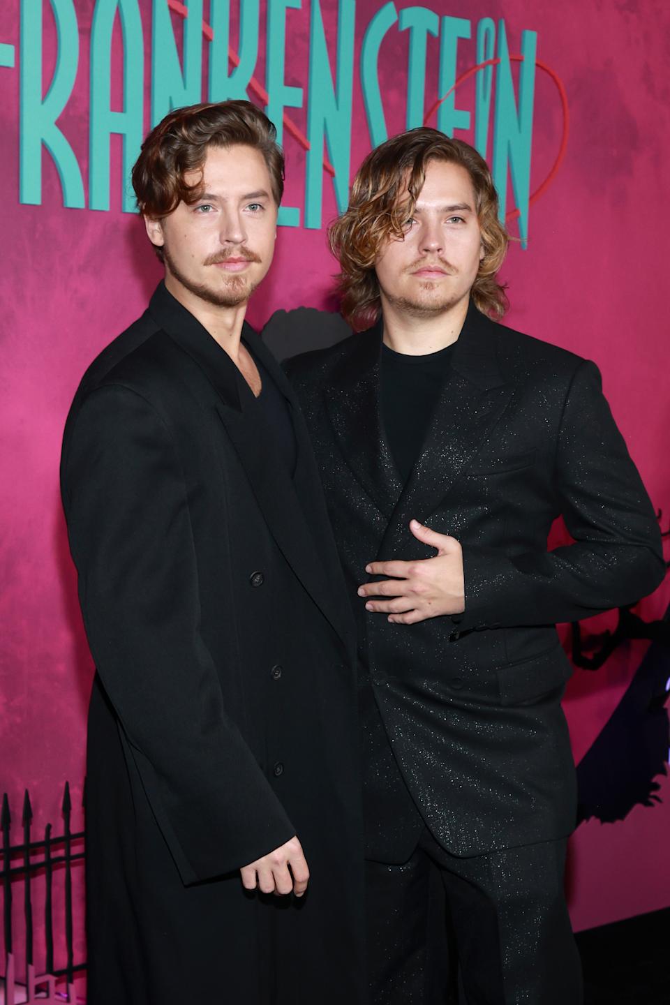 Cole Sprouse y Dylan Sprouse en el 2024. (Photo by Steven Simione/WireImage)