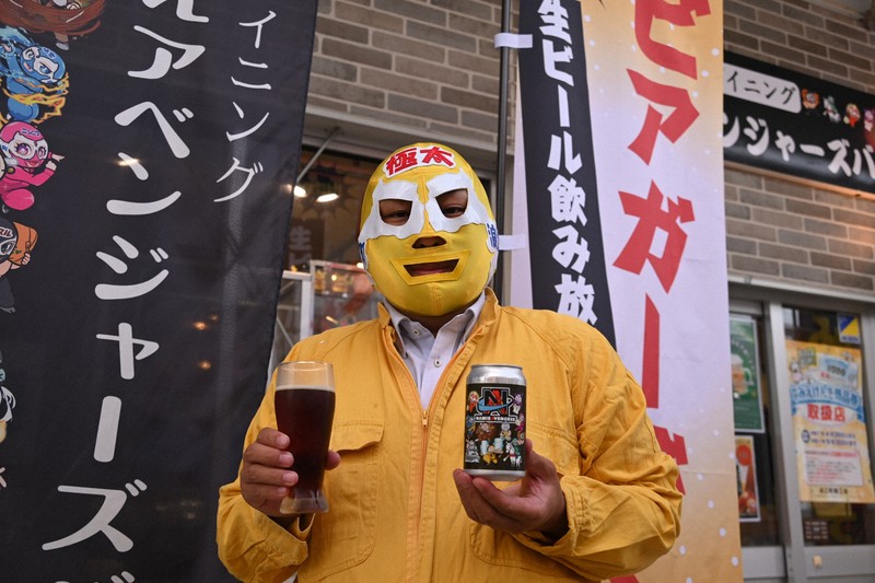 「なみえ焼そば」原料の黒ビール　ご当地ヒーロー集団が商品化　福島