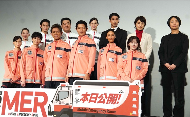 舞台あいさつに登場した面々