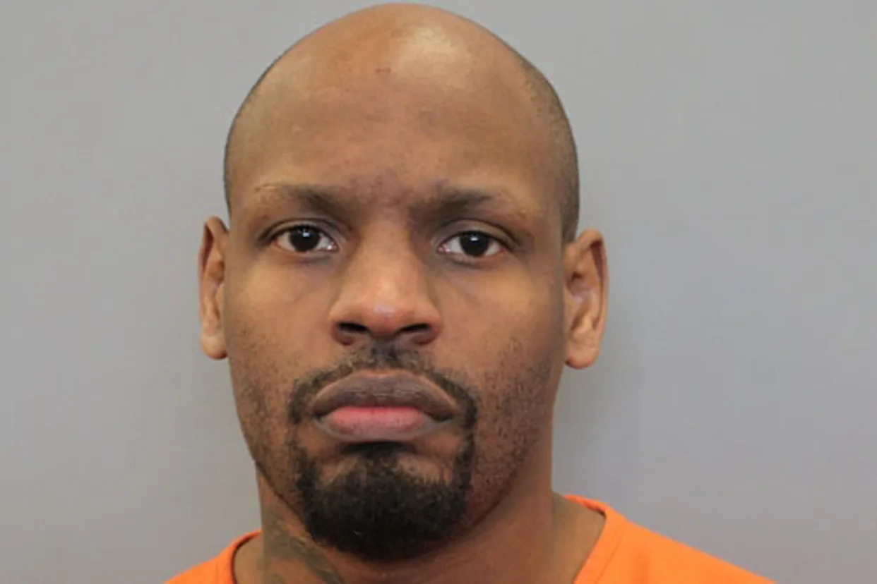 Manhunt underway for Texas man 'mistakenly' released before serving 5 year prison sentence
