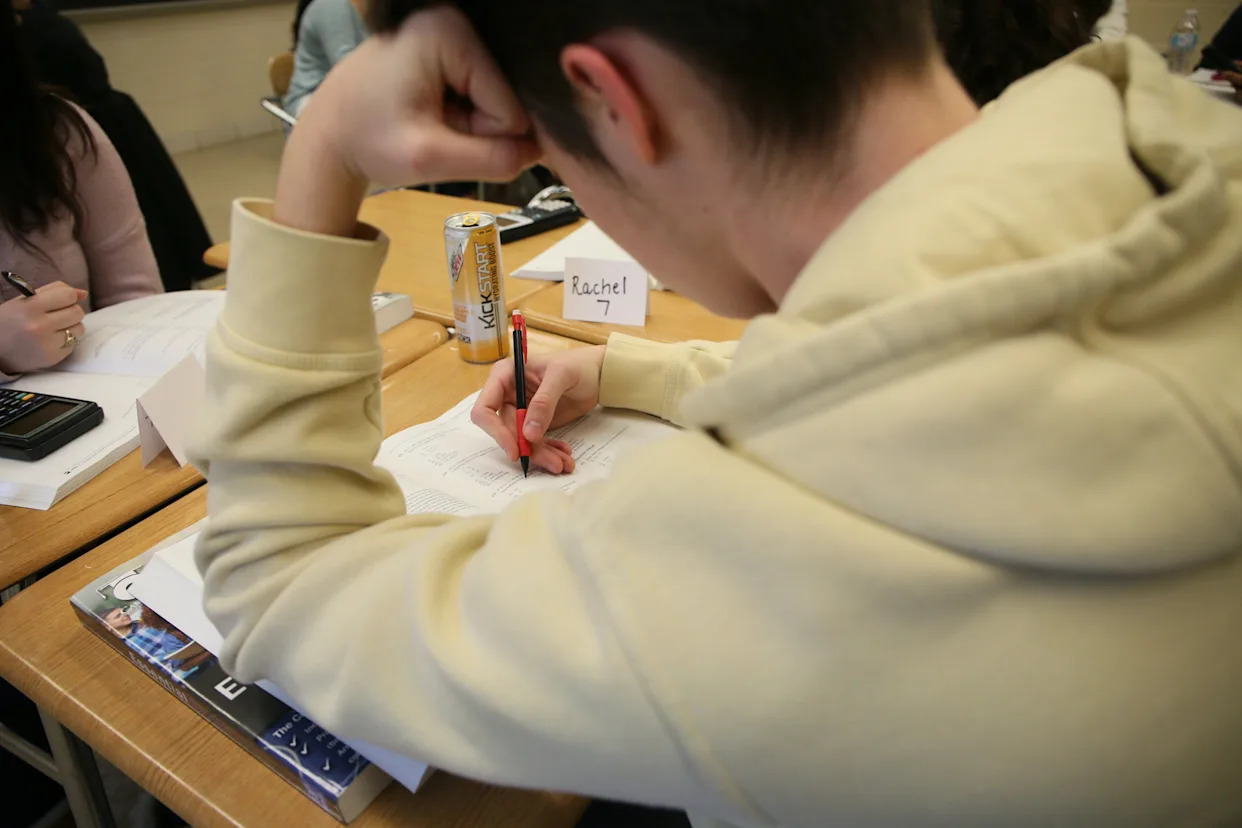 Illinois students could see new testing standards with proposed state board revisions