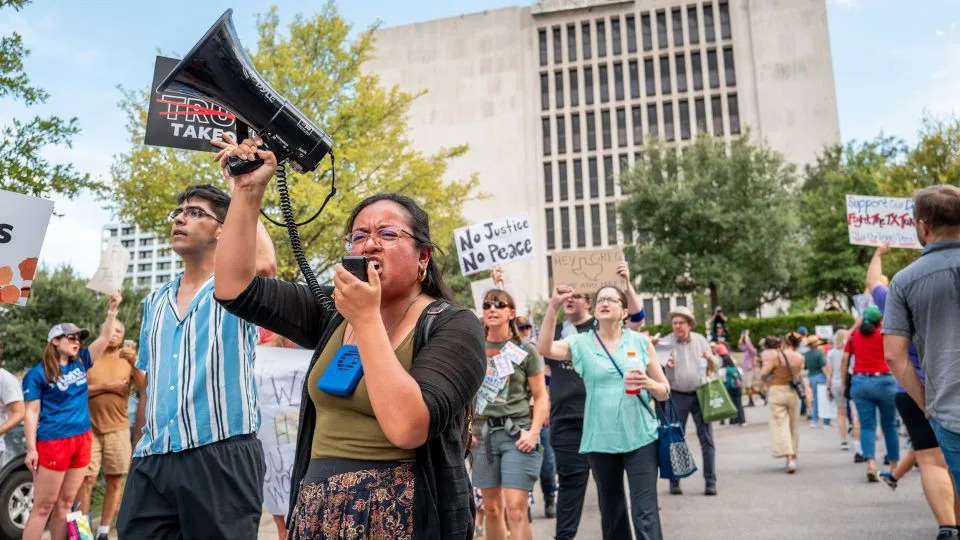 Over 200 events expected across the country today to protest Trump-backed redistricting plans