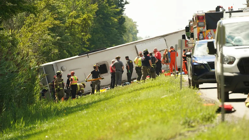 Columbia University student among 5 killed in New York tour bus crash after Niagara Falls visit