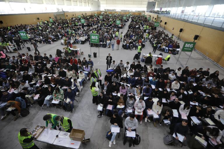 Examen único para las residencias médicas en la Villa Olímpica Parque Roca