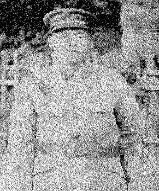 軍装の小沢市太郎さん=1942年ごろ撮影(茨城県小美玉市教育委員会提供)