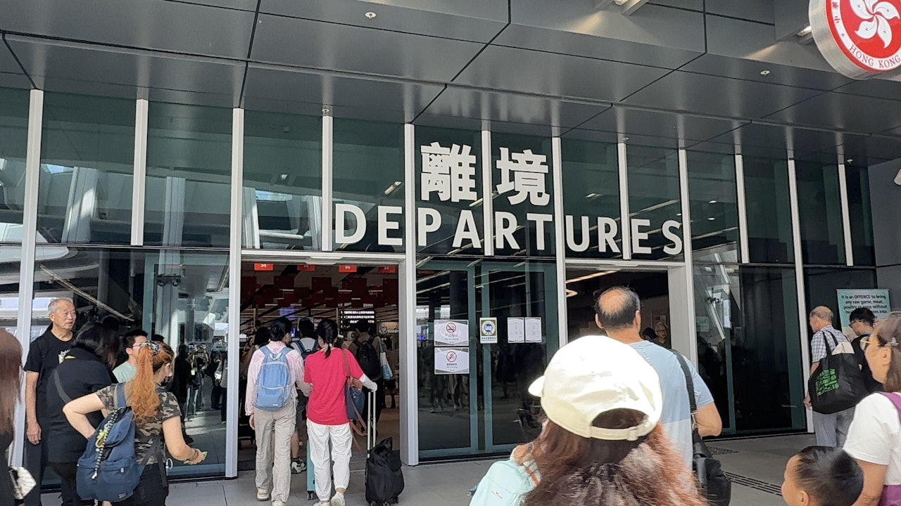 暑假標尾會出遊　周六40萬港人北上暑假周末最多　19萬內地客來港