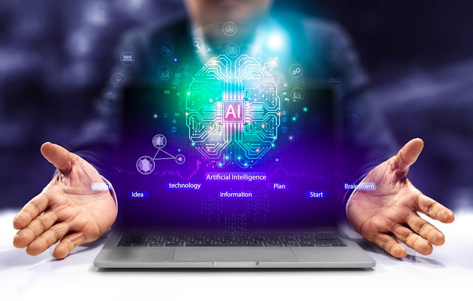 La figura del fundador millonario cambia: una laptop, internet y agentes de IA podrían reemplazar a departamentos enteros en la próxima generación de empresas tecnológicas.