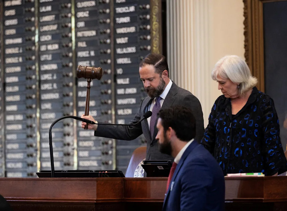 Texas House Speaker Dustin Burrows gavels in on the fourth day legislators lacked a quorum because Democratic lawmakers left the state denying Republicans the opportunity to redraw the state's 38 congressional districts, Aug. 7, 2025. REUTERS/Nuri Vallbona