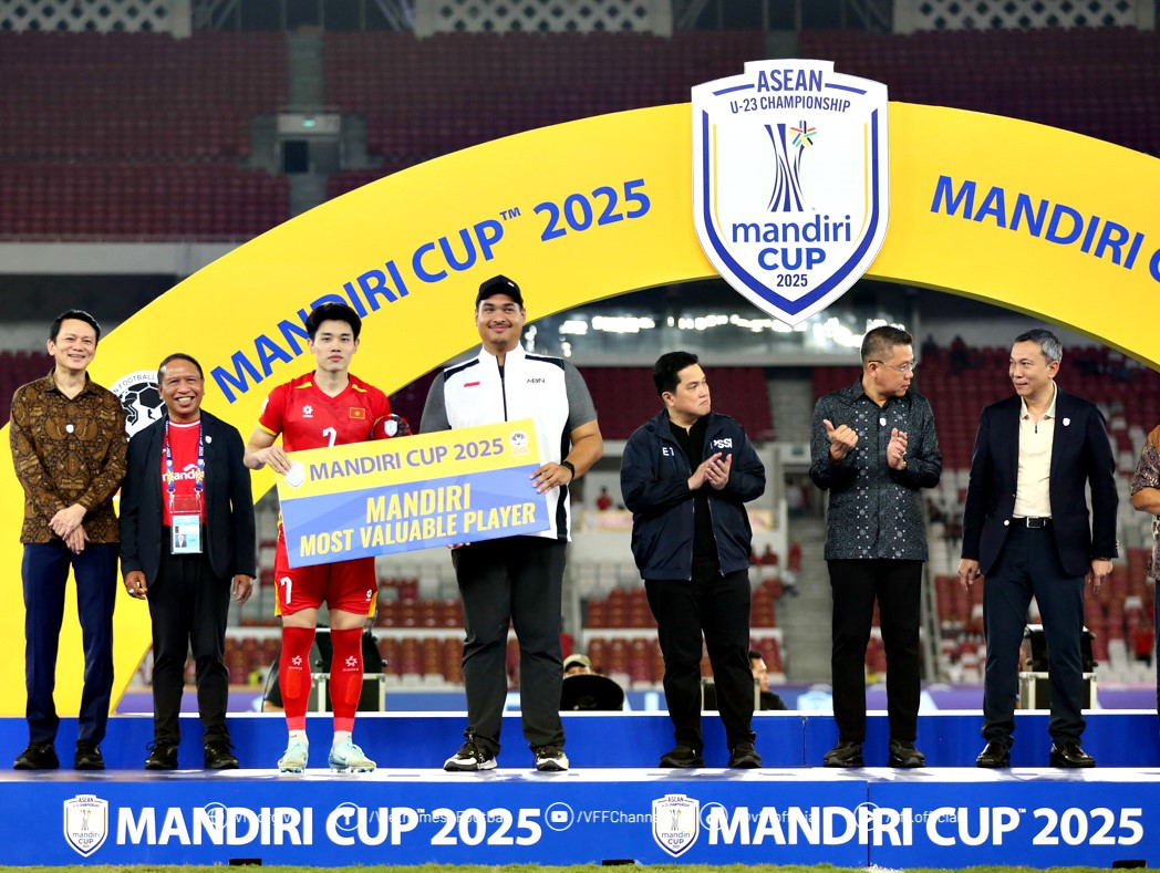 Đình Bắc ẵm giải Cầu thủ xuất sắc nhất U23 Đông Nam Á 2025
