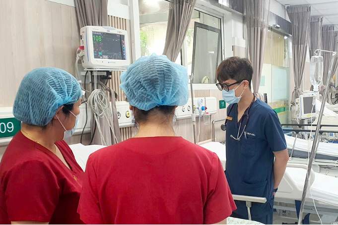 Tai nạn khi đang ăn lẩu khiến người đàn ông cấp cứu với vùng kín đau đớn