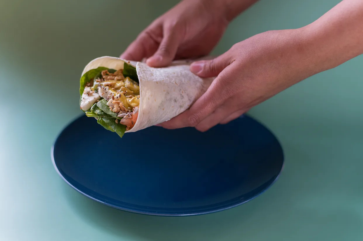 États-Unis : elle retrouve un bout de doigt humain dans son wrap au poulet à emporter, le restaurant dément
