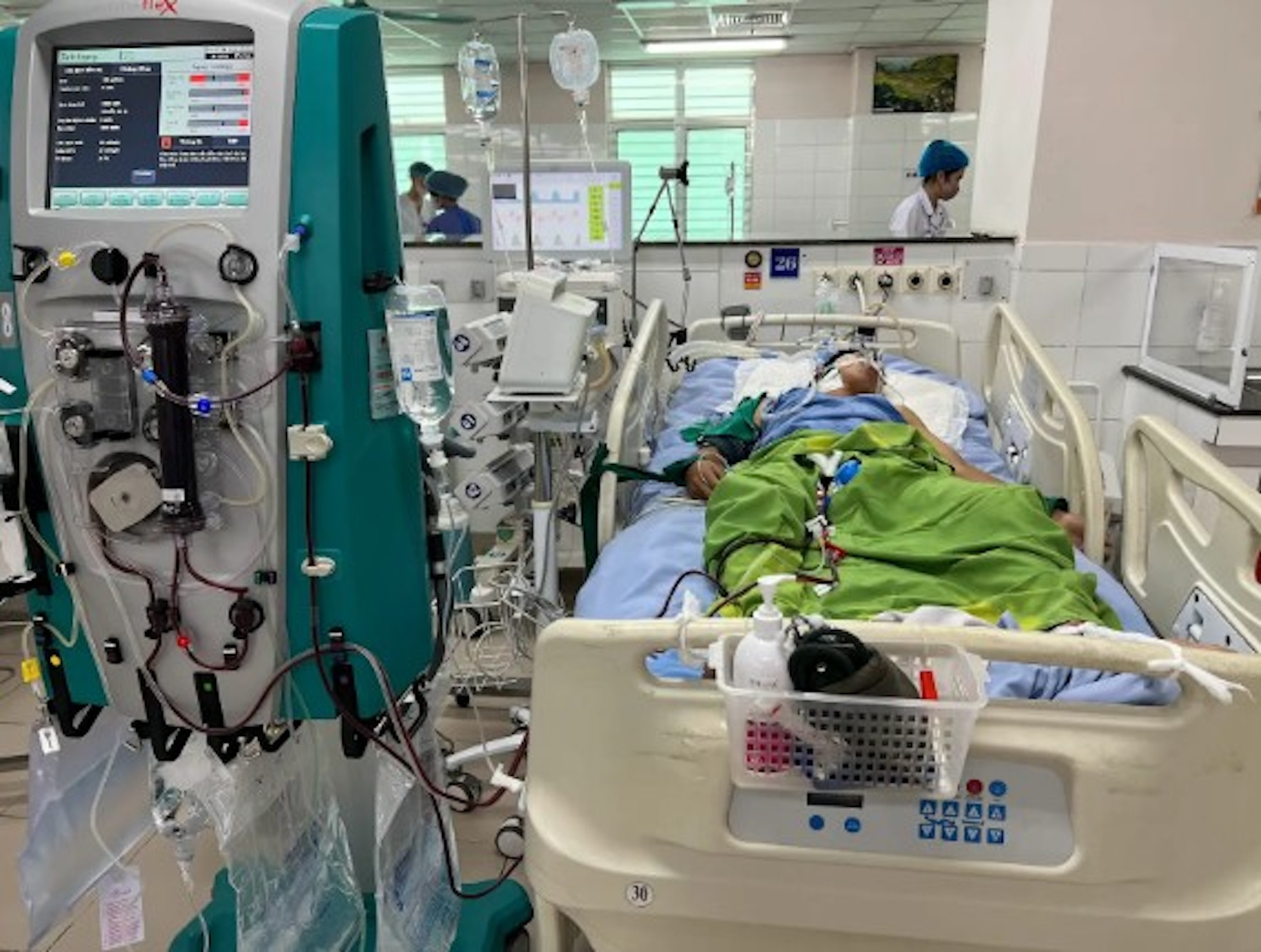 Người đàn ông đi cấp cứu với dấu hiệu lạ ở vùng kín