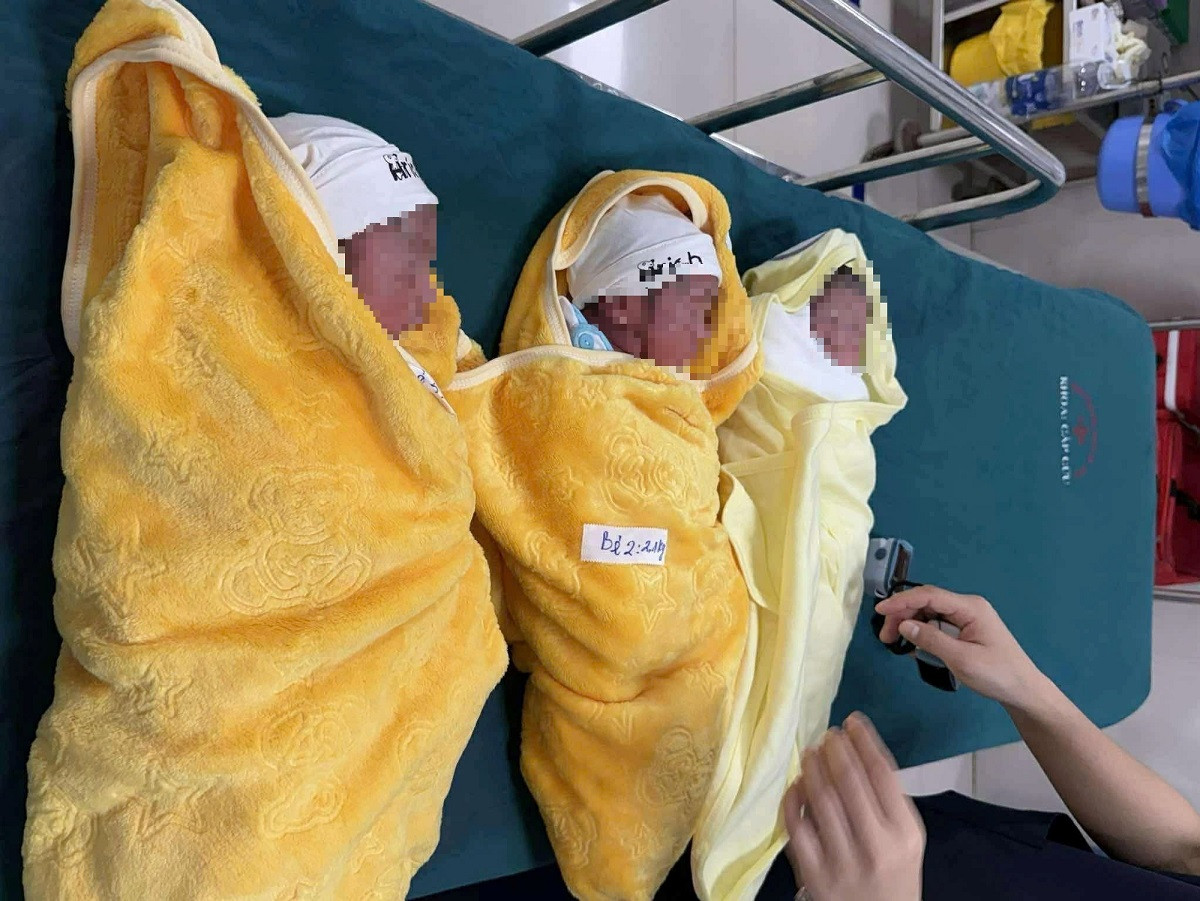 Bật báo động đỏ, mổ đẻ cho sản phụ mang tam thai tự nhiên