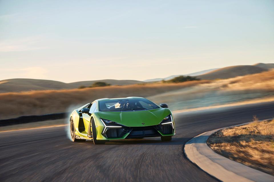 2024 lamborghini revuelto