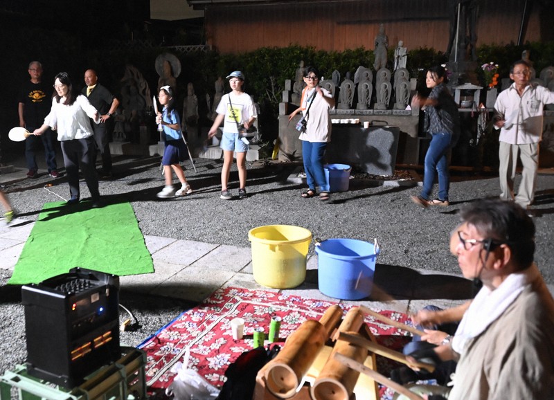 子どもも見よう見まねで　ユニークな「口説き」で盆踊り　福岡・行橋