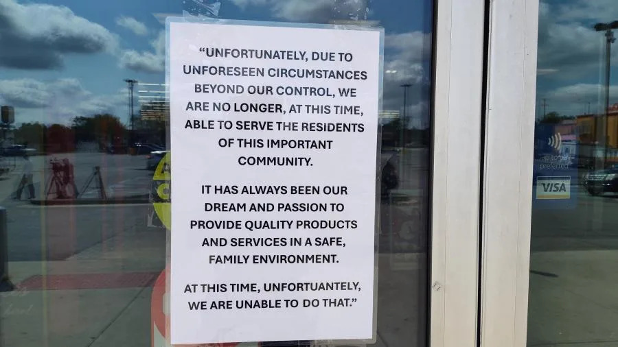A sign outside of a Sun Fresh supermarket announcing its closure in Kansas City on Tuesday, Aug. 12, 2025.