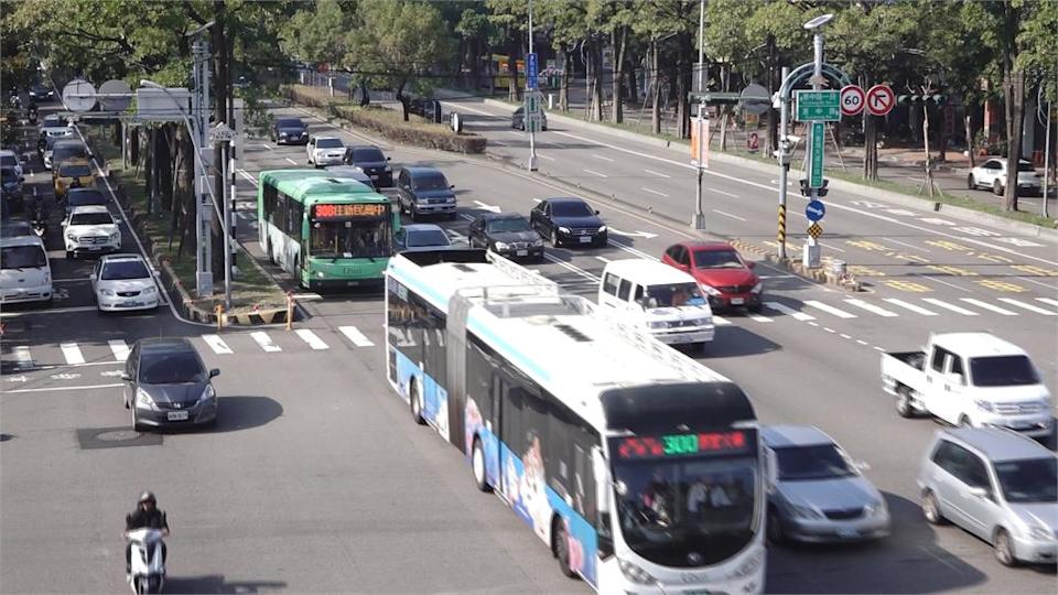 台中公車駕駛缺額200人！ 業者加薪4千元拚留才！
