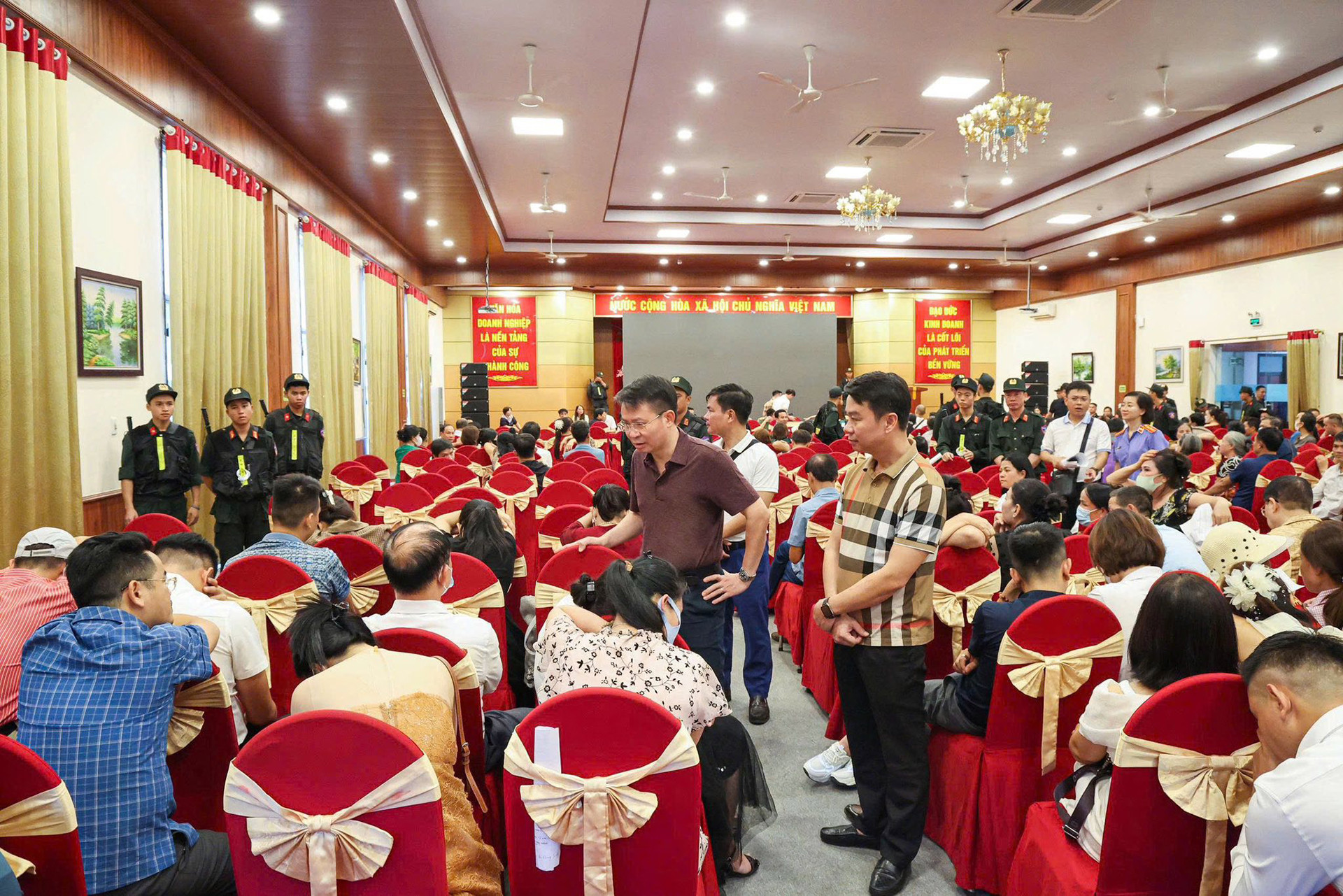 Danh tính kẻ cầm đầu đường dây đa cấp trái phép núp bóng đầu tư tiền kỹ thuật số