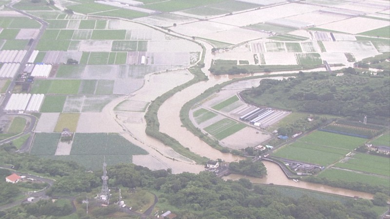 冷蔵庫浮かぶ店内に取り残され…男性語った緊迫の救助　大雨の熊本で