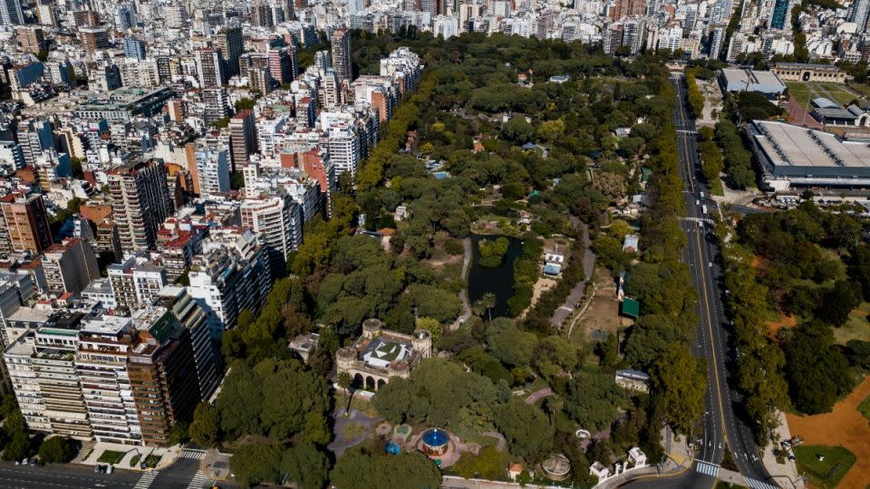 ¿A qué lugares es seguro viajar en América Latina y a cuáles no, según EE.UU.?