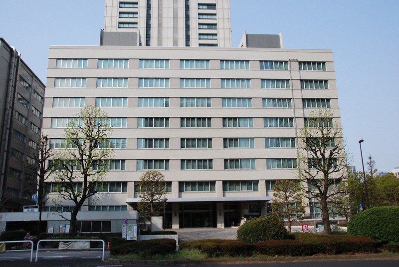 国家公務員の月給、34年ぶり3％超引き上げ　人事院勧告
