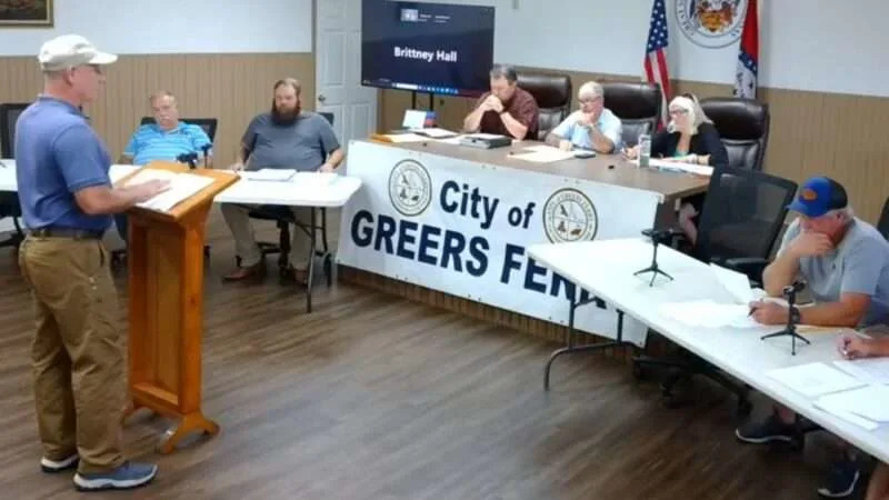 Charlie Wolf address the Greers Ferry City Council
