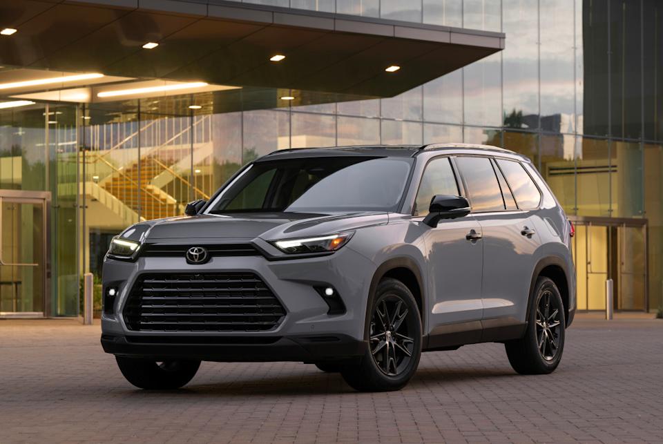 2026 Toyota Grand Highlander Barely Costs More Than Last Year