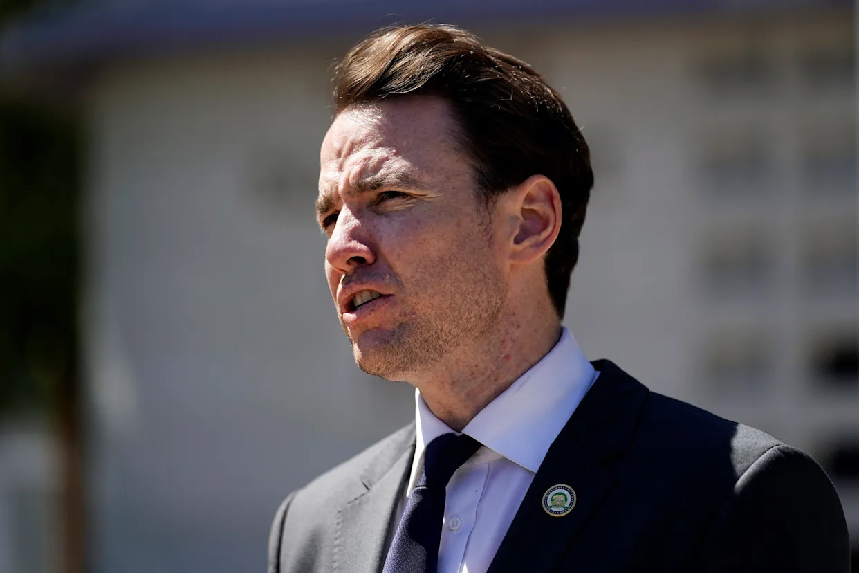 A GOP divide is growing over Trump’s redistricting play