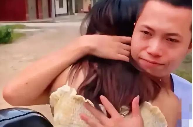 Cô gái 25 tuổi say mê cụ ông U80, khẳng định người yêu rất đẹp trai