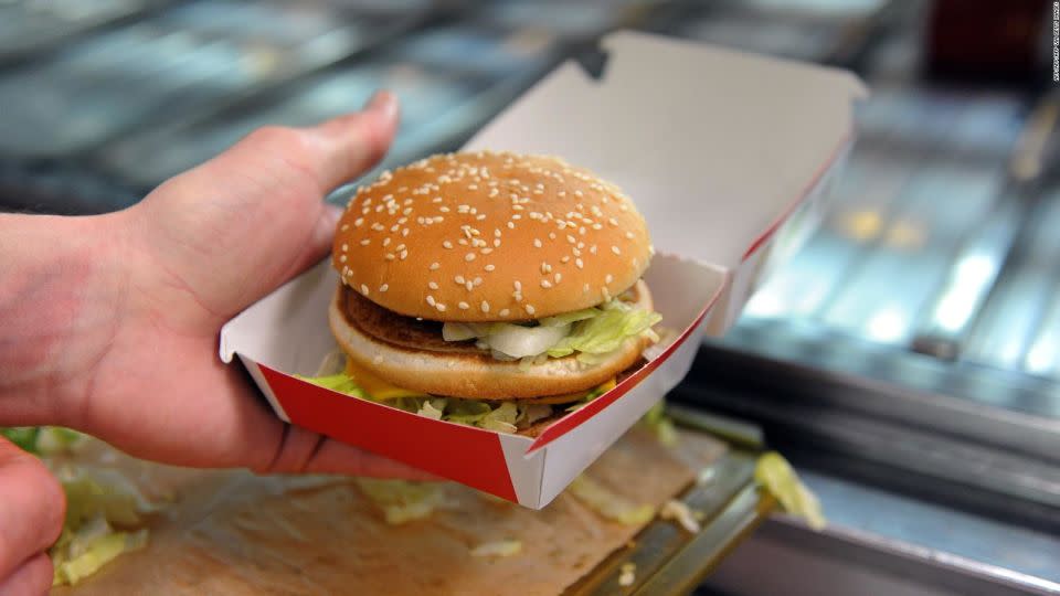 Comer alimentos mínimamente procesados duplica pérdida de peso incluso con ultraprocesados que son saludables, dice estudio