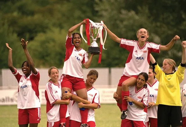 20th Century Fox  Parminder Nagra and Keira Knightley in 'Bend It Like Beckham'