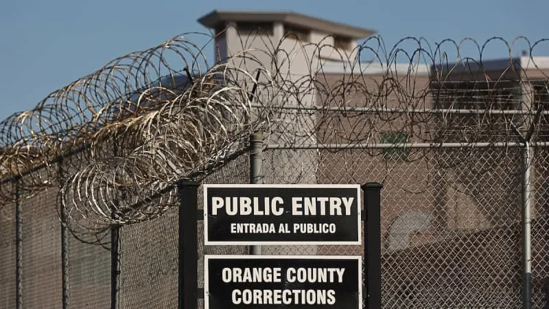 To dodge federal rule, some immigrants are shuffled in and out of Florida jails