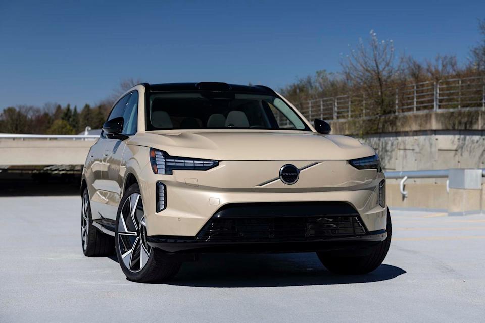 2025 volvo ex90
