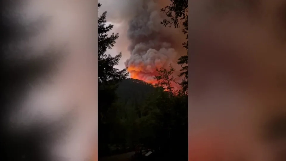 Wildfire smoke settles over Seattle, impacts air quality in western Washington
