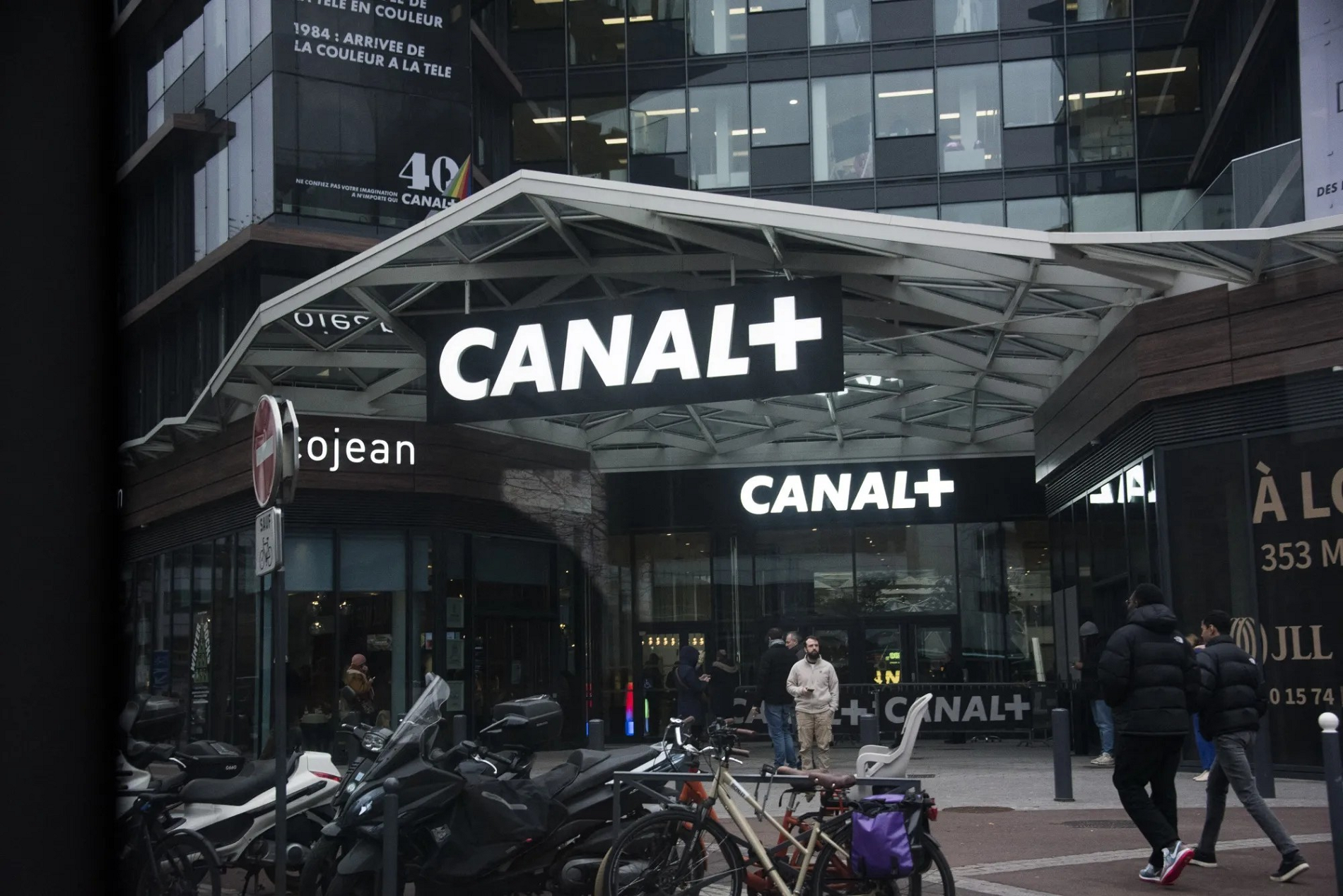 ‘Đại gia’ truyền hình Pháp  Canal+ cân nhắc rút khỏi Việt Nam, K+ nói gì?